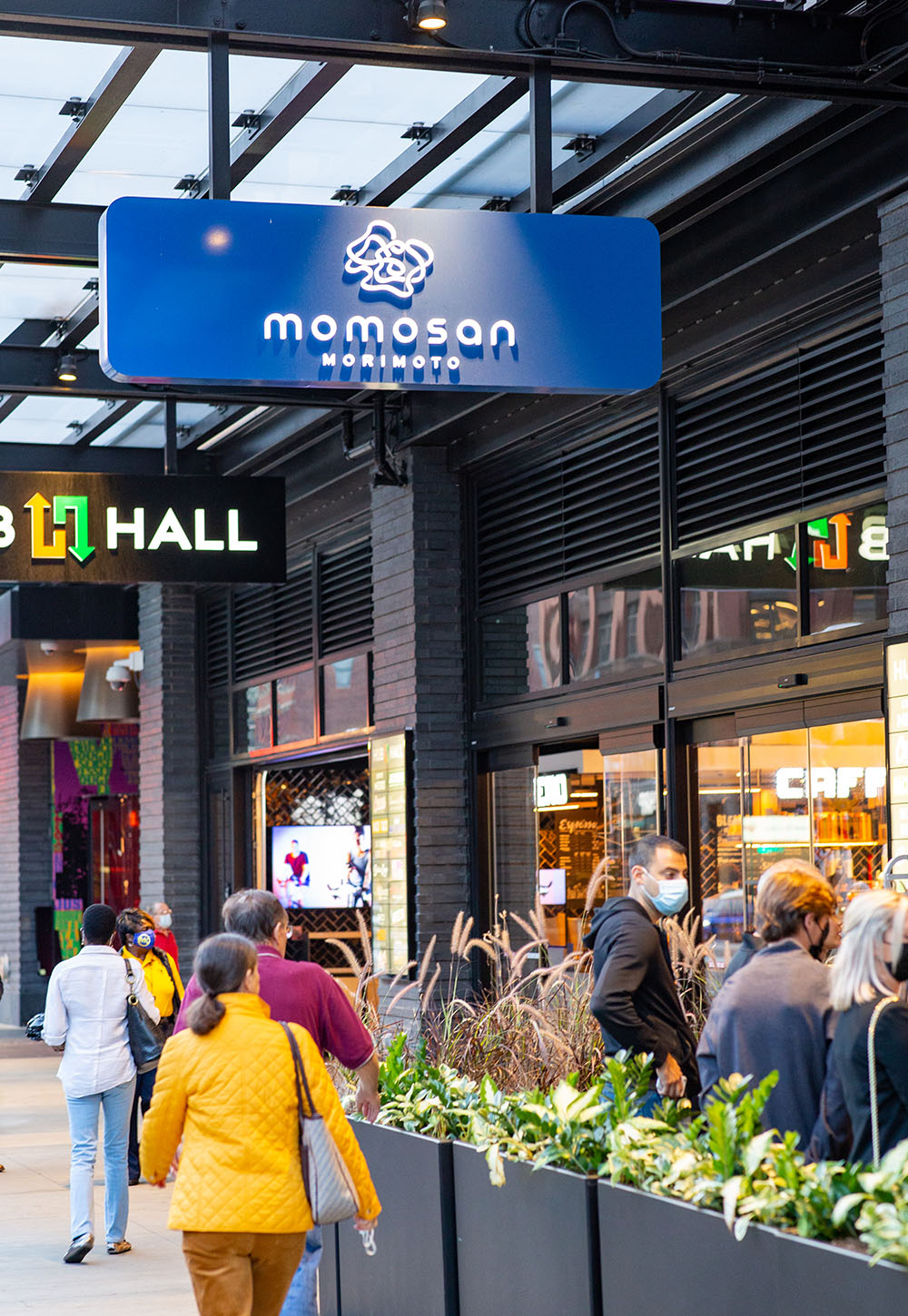 Momosan Ramen Boston Patio and Exterior